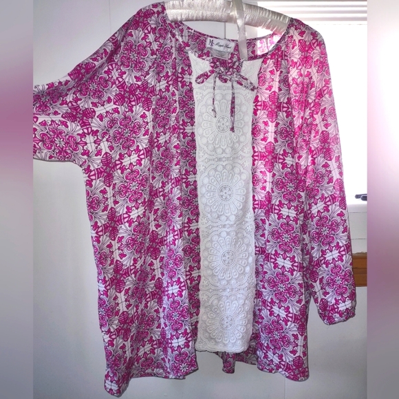 Lightweight Fuchsia Pink Floral Tunic w/ Lace Section - Picture 2 of 10
